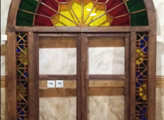 ساخت در و پنجره چوبی سنتی گره چینی